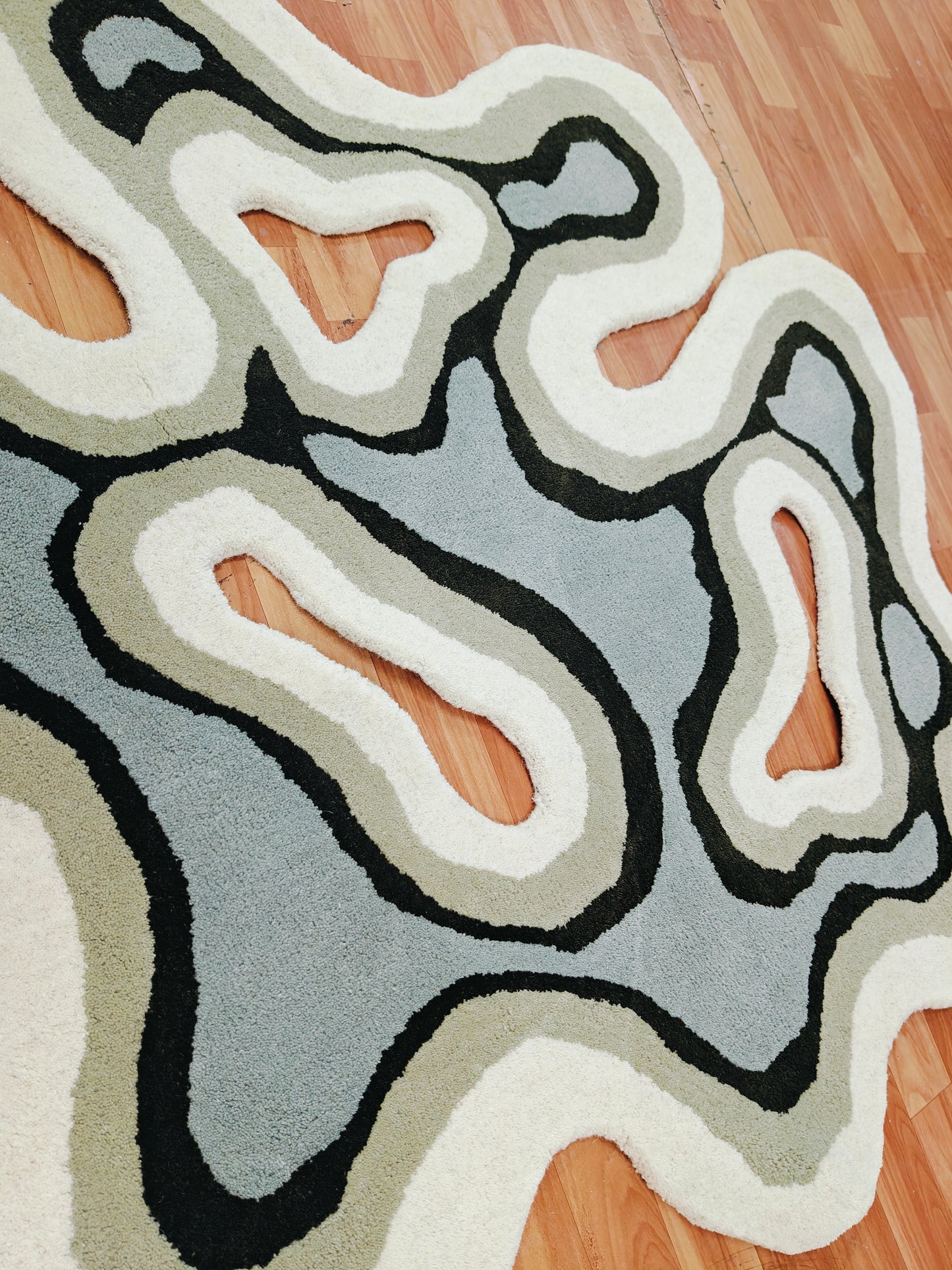 "Handmade Abstract Blob Rug – Modern Irregular Shaped Tufted Area Rug in Earthy Tones – Soft, Artistic Statement Piece for Living Room or Bedroom"