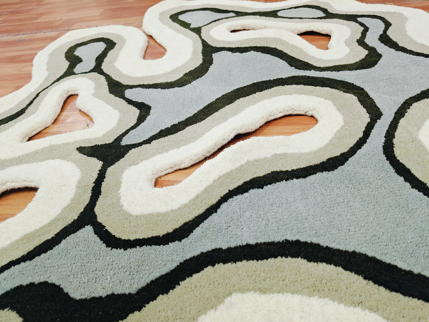 "Handmade Abstract Blob Rug – Modern Irregular Shaped Tufted Area Rug in Earthy Tones – Soft, Artistic Statement Piece for Living Room or Bedroom"