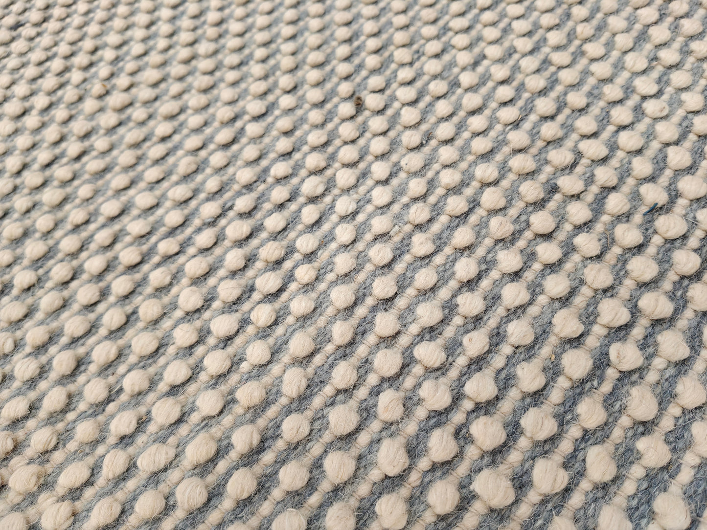 Nordic Pebble Dot Wool Rug – Handwoven Textured Cream & Grey Floor Accent