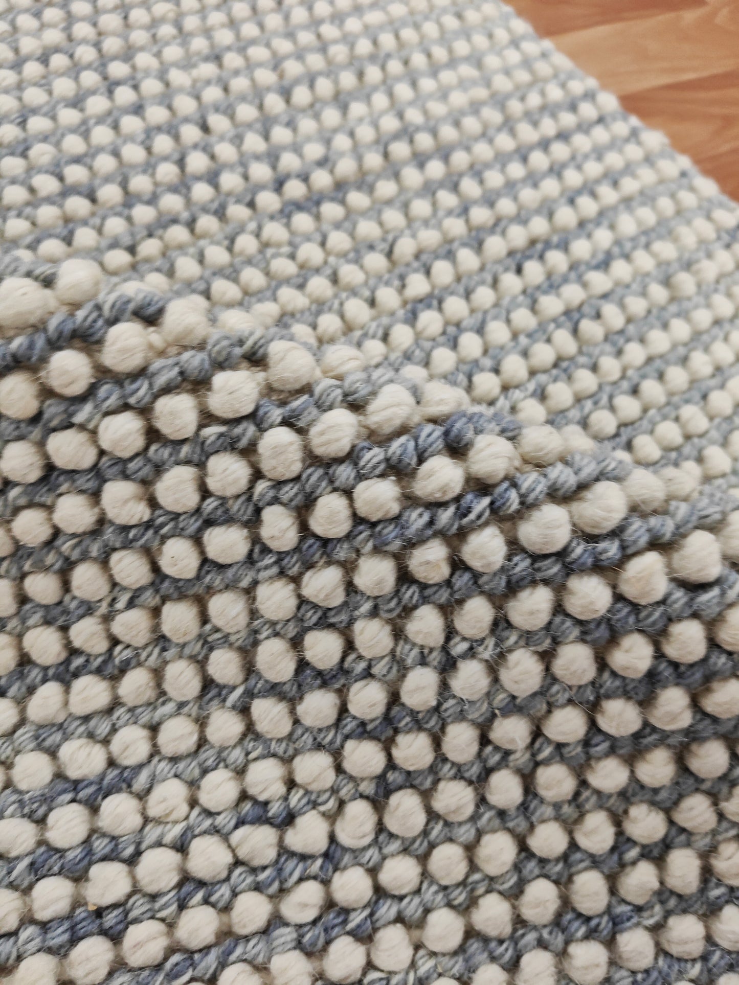 Nordic Pebble Dot Wool Rug – Handwoven Textured Cream & Grey Floor Accent