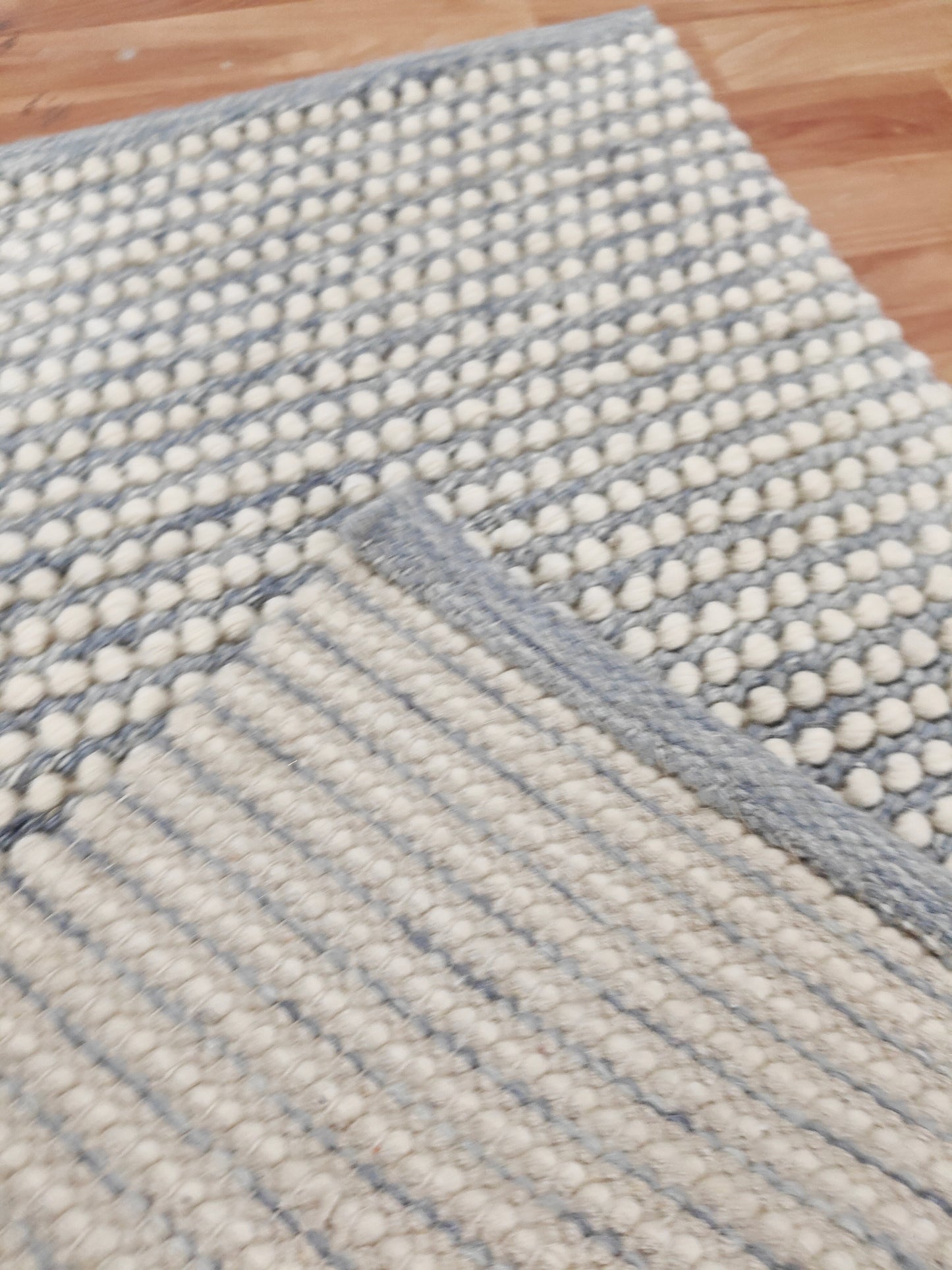 Nordic Pebble Dot Wool Rug – Handwoven Textured Cream & Grey Floor Accent