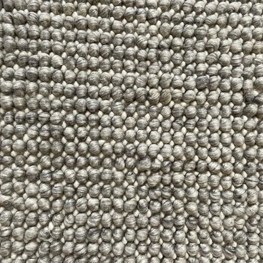 "Handwoven Chunky Wool Loop Rug – Textured Natural Gray Area Rug – Cozy, Durable & Eco-Friendly – Modern Minimalist Decor"