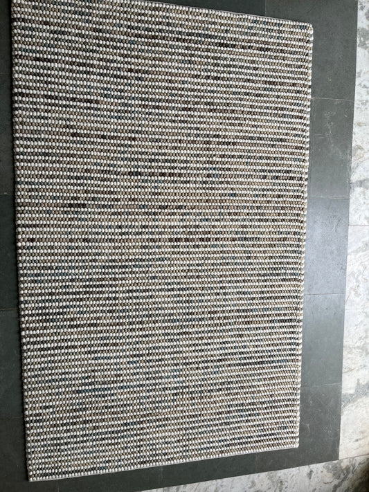 Artisan Wool Pebble Rug – Handwoven Multicolor Design for Modern & Rustic Spaces