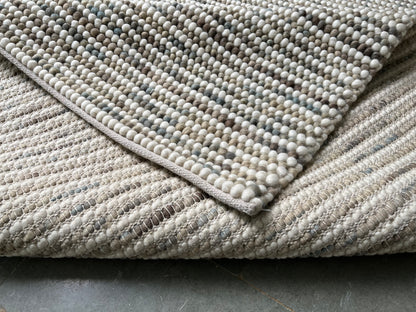 Artisan Wool Pebble Rug – Handwoven Multicolor Design for Modern & Rustic Spaces